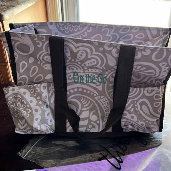 Thirty One “OnThe Go” Bag Medium NWT - Picture 5 of 10